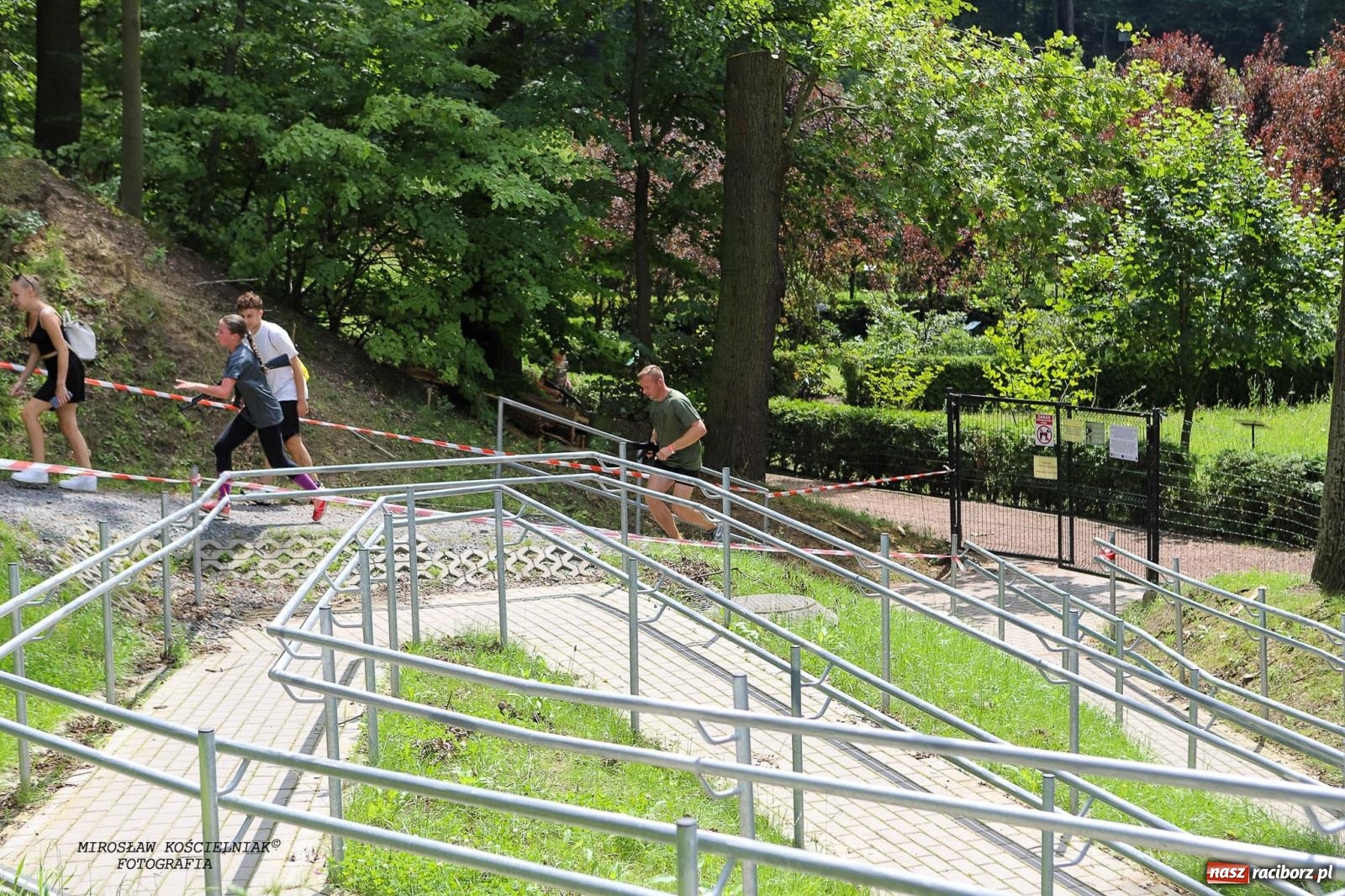 Zdjęcie w galerii na portalu naszraciborz.pl: Przetrwać w Arboretum. Raciborski Bieg Zwiadowcy [FOTO i WIDEO] wiadomości z regionu