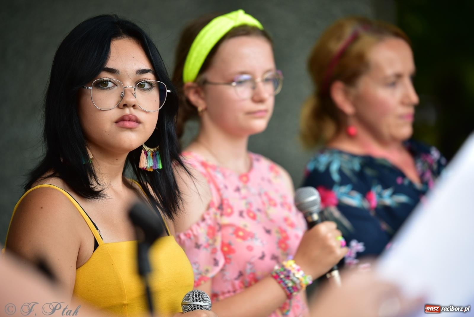 Zdjęcie w galerii na portalu naszraciborz.pl: The Beatles Forever - koncert letni na podsumowanie warsztatów wokalnych w parku im. Miasta Roth [FOTO i WIDEO] wiadomości z regionu