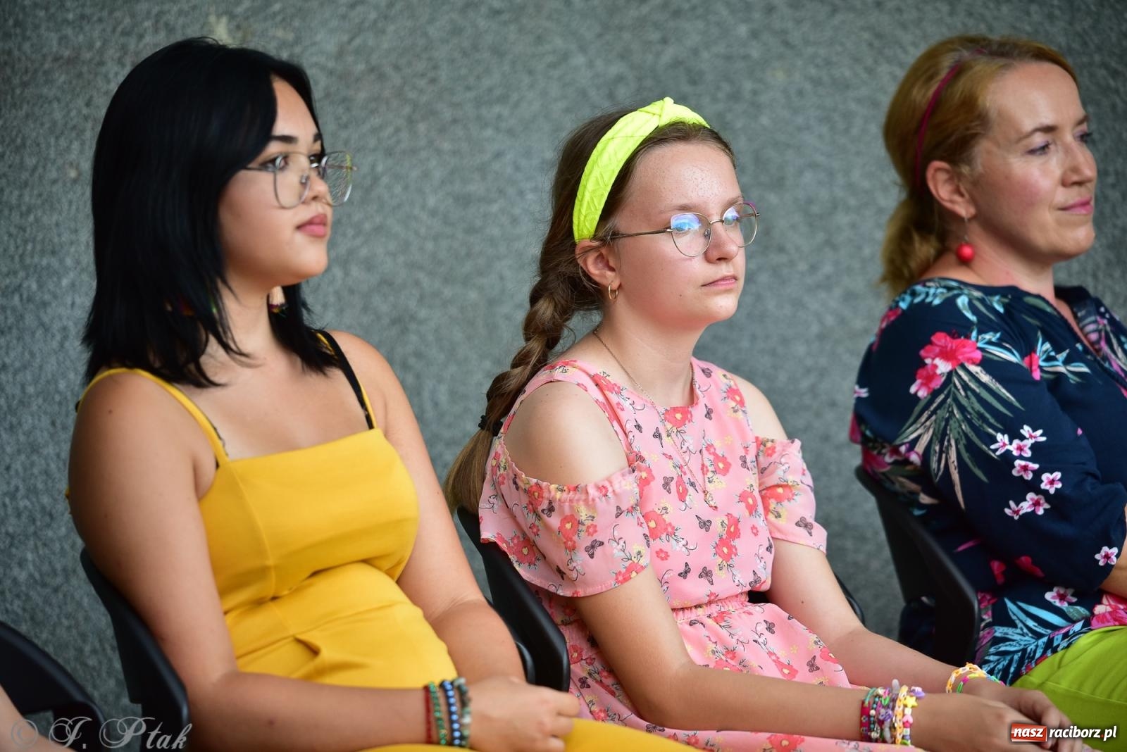 Zdjęcie w galerii na portalu naszraciborz.pl: The Beatles Forever - koncert letni na podsumowanie warsztatów wokalnych w parku im. Miasta Roth [FOTO i WIDEO] wiadomości z regionu