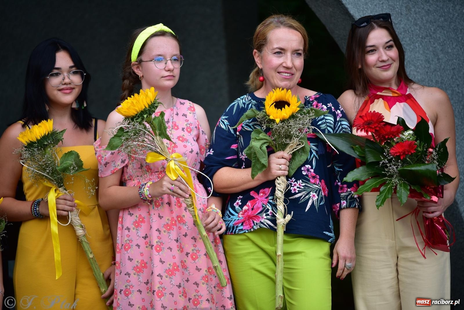 Zdjęcie w galerii na portalu naszraciborz.pl: The Beatles Forever - koncert letni na podsumowanie warsztatów wokalnych w parku im. Miasta Roth [FOTO i WIDEO] wiadomości z regionu