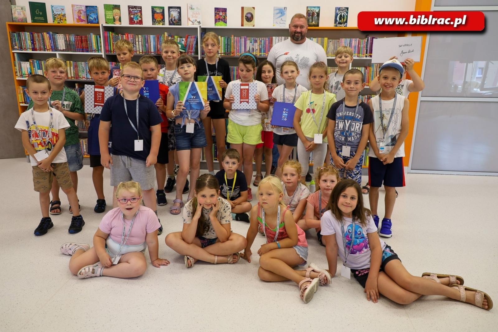 Zdjęcie w galerii na portalu naszraciborz.pl: Janusz Rokicki i Monika Opiatowska gośćmi Olimpijskiego Lata z biblioteką wiadomości z regionu