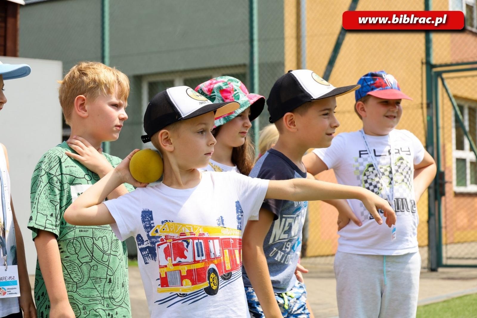 Zdjęcie w galerii na portalu naszraciborz.pl: Janusz Rokicki i Monika Opiatowska gośćmi Olimpijskiego Lata z biblioteką wiadomości z regionu