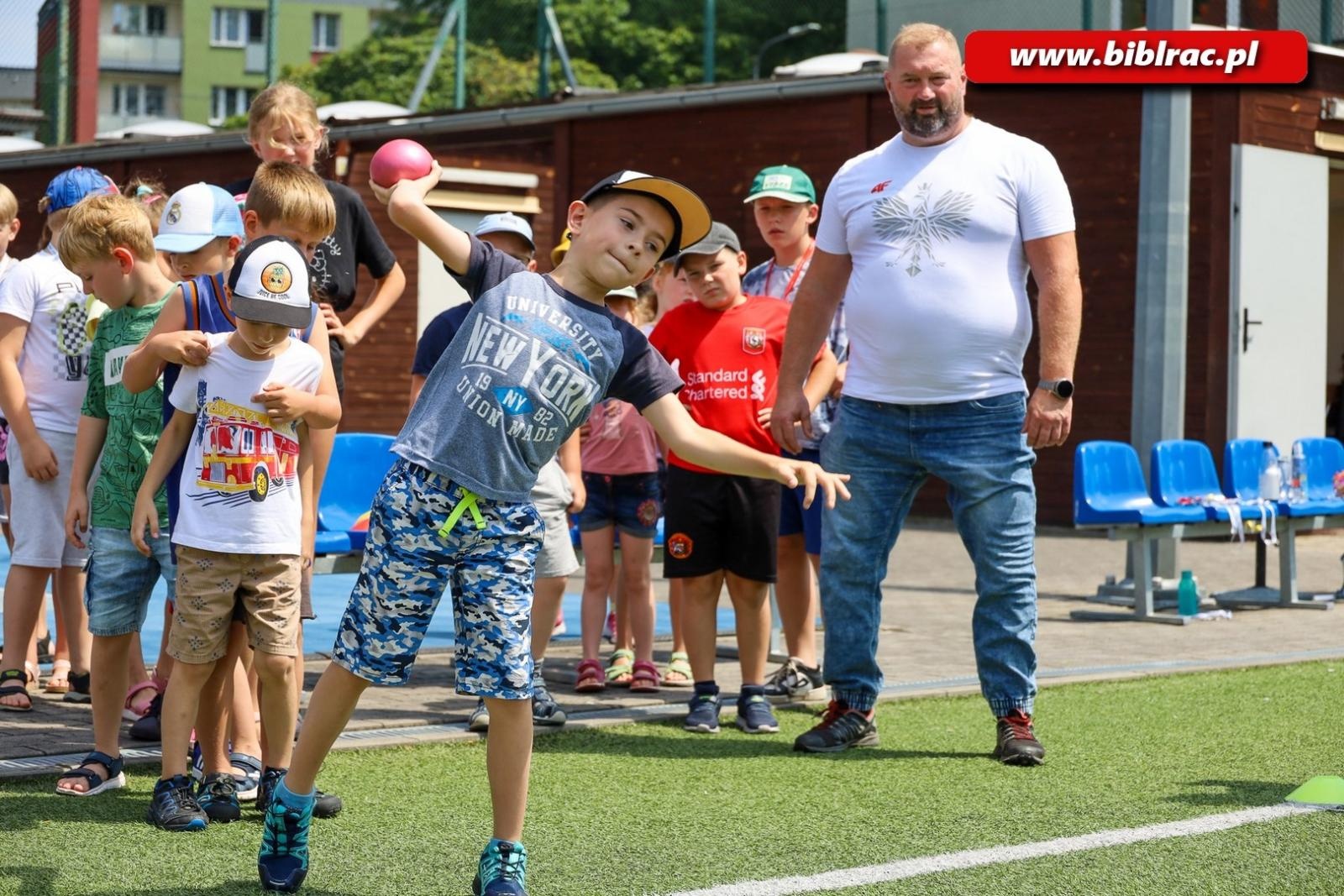 Zdjęcie w galerii na portalu naszraciborz.pl: Janusz Rokicki i Monika Opiatowska gośćmi Olimpijskiego Lata z biblioteką wiadomości z regionu