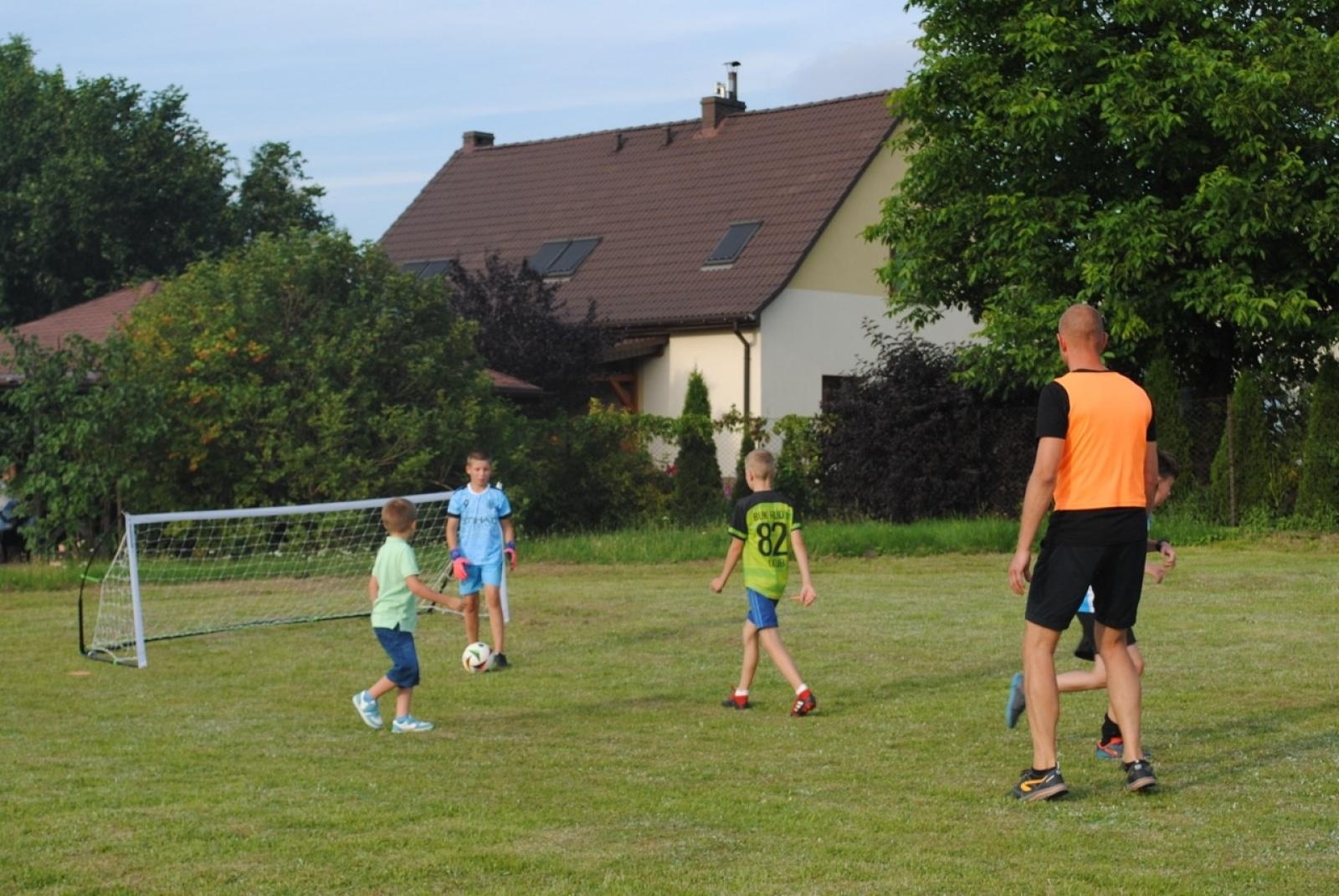 Zdjęcie w galerii na portalu naszraciborz.pl: Sportowy piknik rodzinny w Szymocicach. Wielki finał akcji Działaj Lokalnie wiadomości z regionu