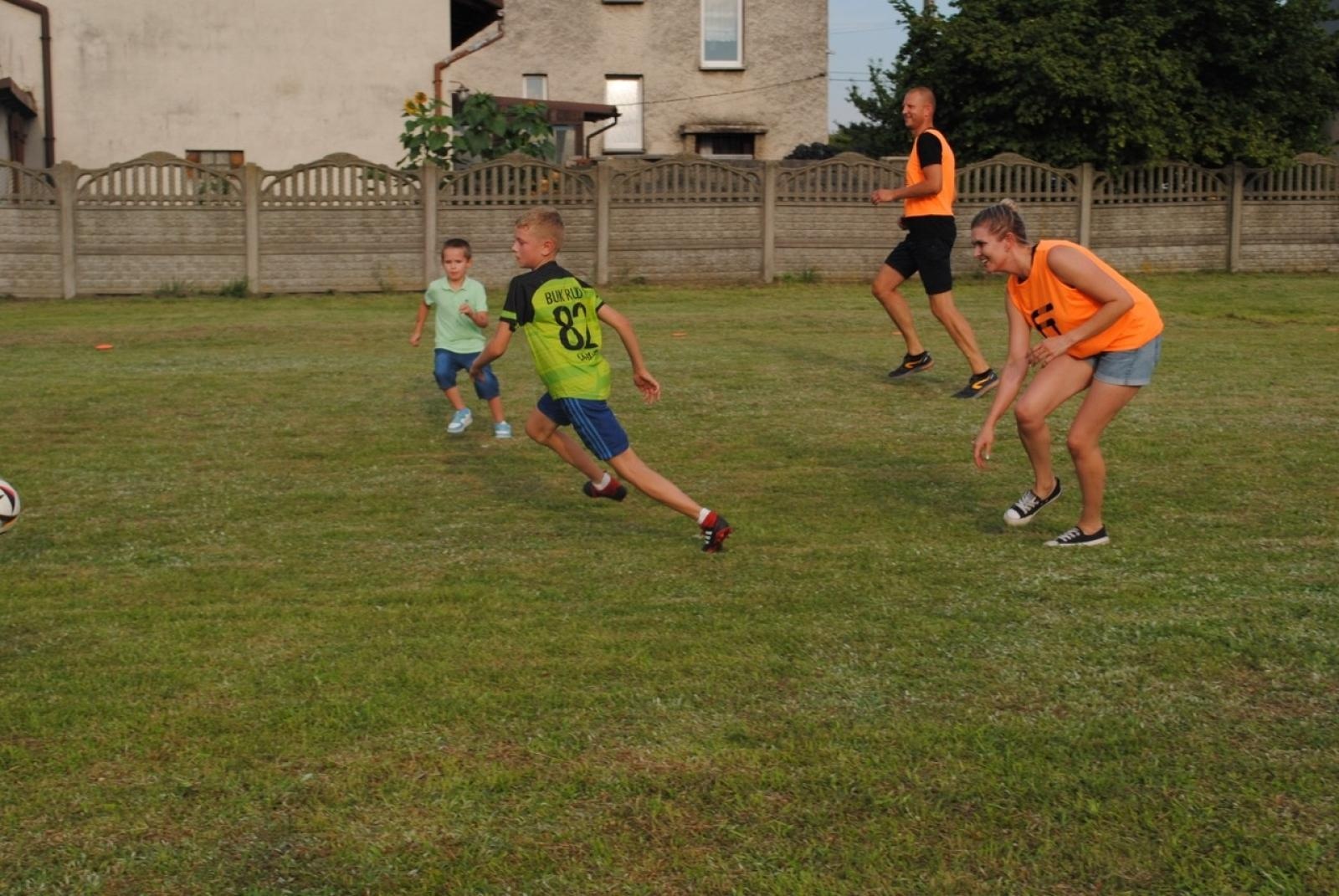 Zdjęcie w galerii na portalu naszraciborz.pl: Sportowy piknik rodzinny w Szymocicach. Wielki finał akcji Działaj Lokalnie wiadomości z regionu