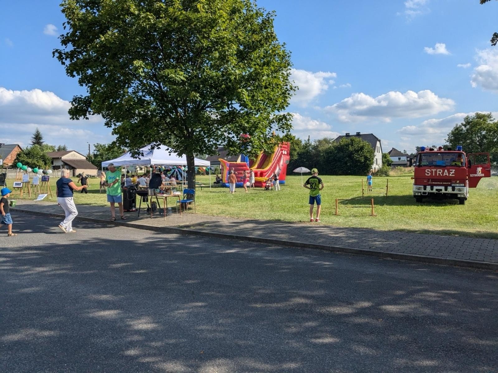 Zdjęcie w galerii na portalu naszraciborz.pl: Sportowy piknik rodzinny w Szymocicach. Wielki finał akcji Działaj Lokalnie wiadomości z regionu