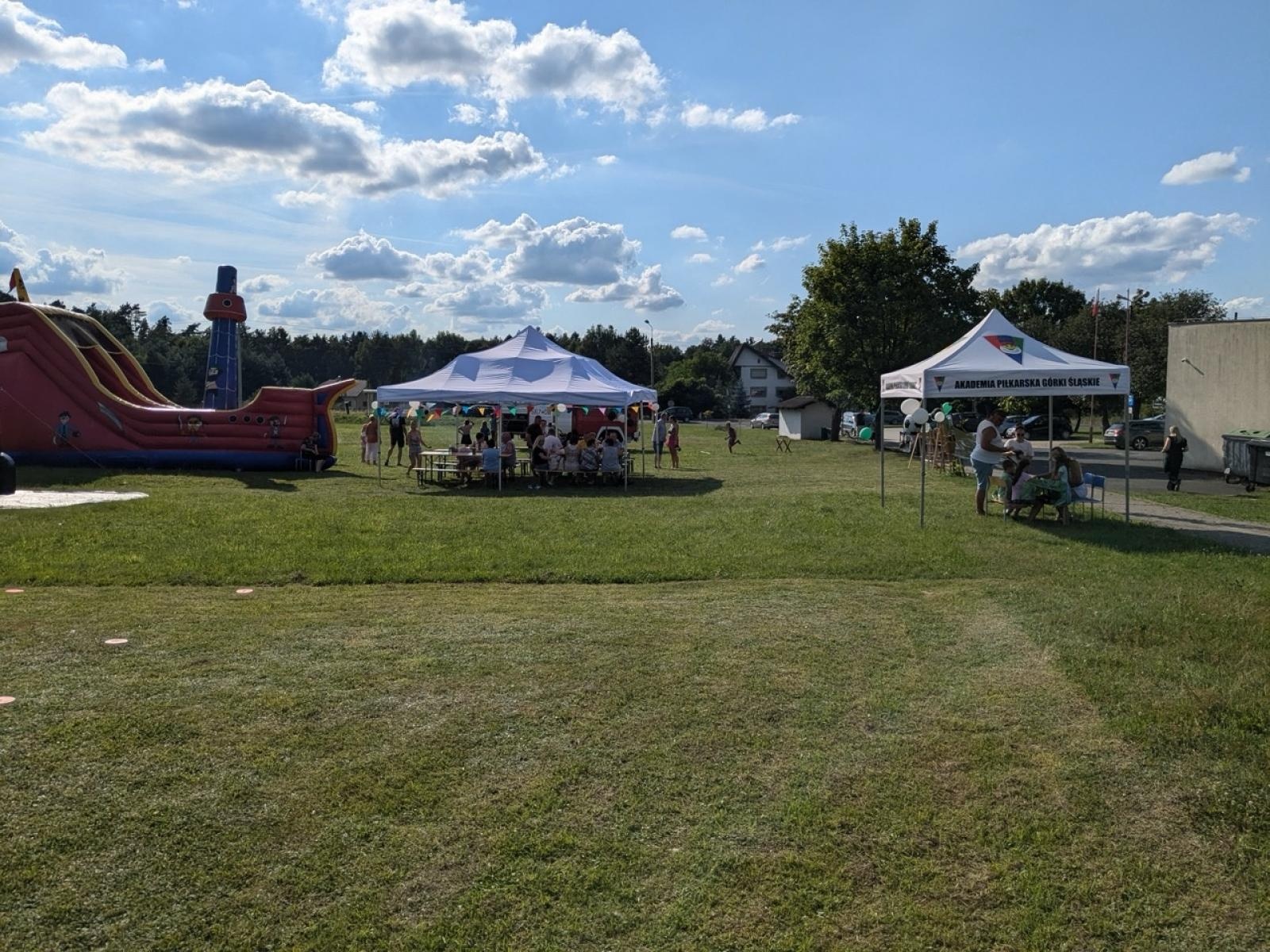 Zdjęcie w galerii na portalu naszraciborz.pl: Sportowy piknik rodzinny w Szymocicach. Wielki finał akcji Działaj Lokalnie wiadomości z regionu