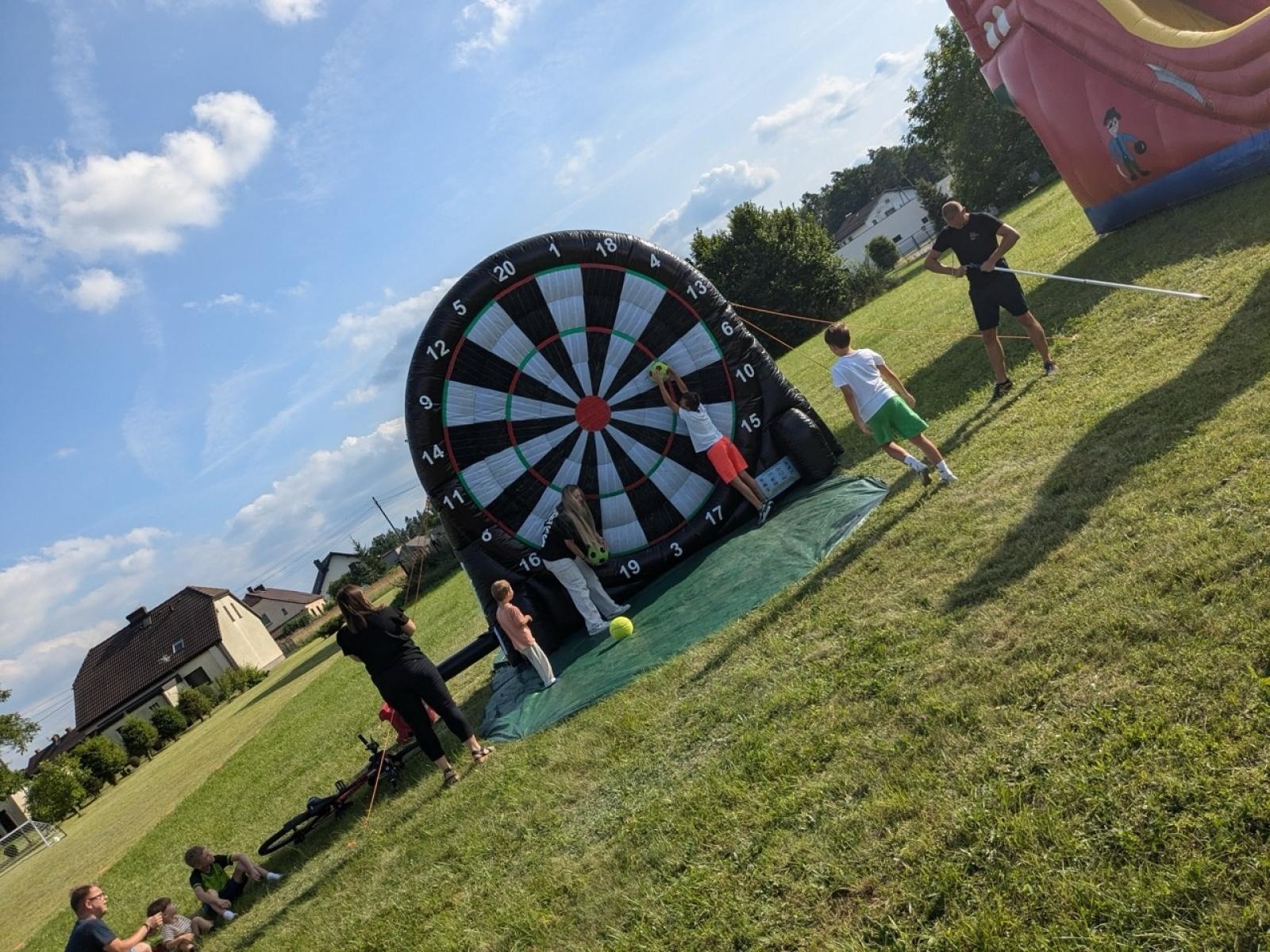 Zdjęcie w galerii na portalu naszraciborz.pl: Sportowy piknik rodzinny w Szymocicach. Wielki finał akcji Działaj Lokalnie wiadomości z regionu