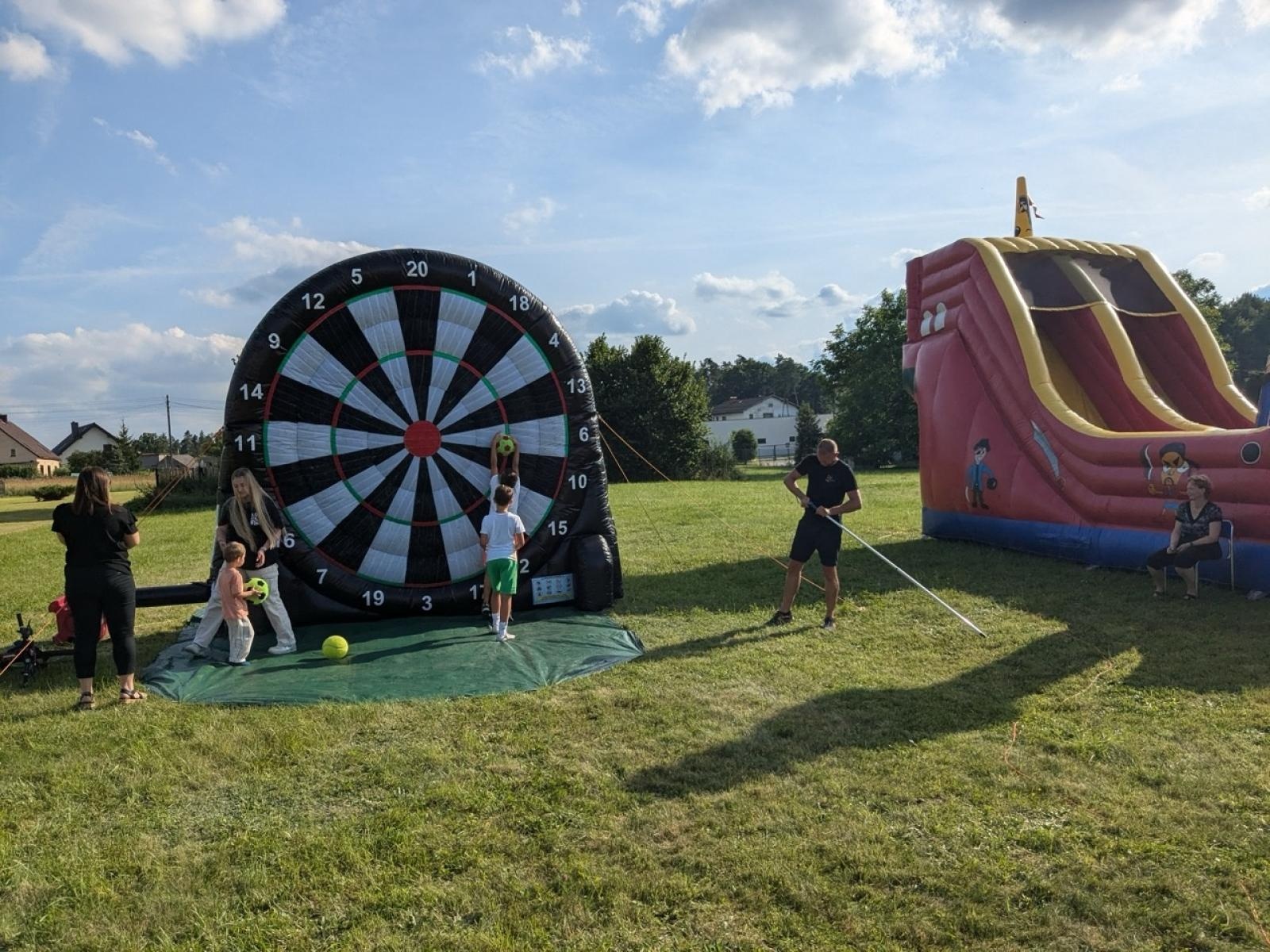 Zdjęcie w galerii na portalu naszraciborz.pl: Sportowy piknik rodzinny w Szymocicach. Wielki finał akcji Działaj Lokalnie wiadomości z regionu