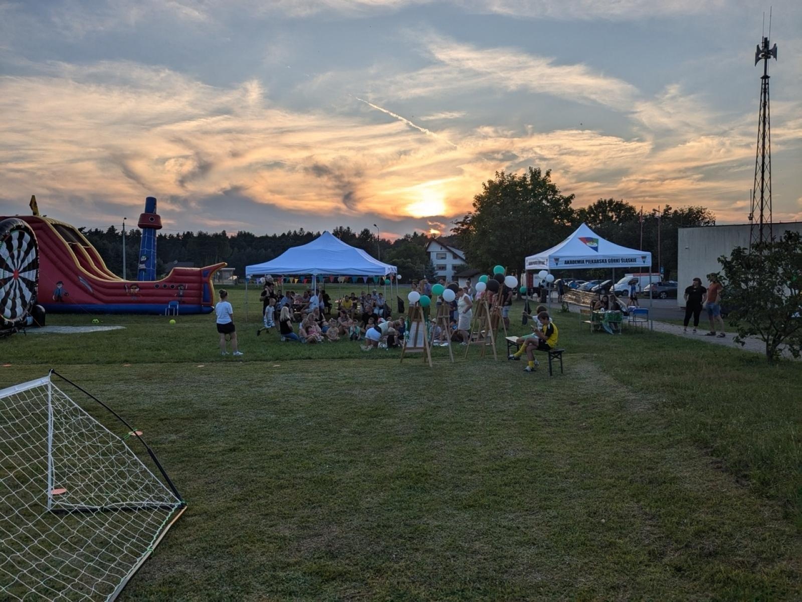 Zdjęcie w galerii na portalu naszraciborz.pl: Sportowy piknik rodzinny w Szymocicach. Wielki finał akcji Działaj Lokalnie wiadomości z regionu