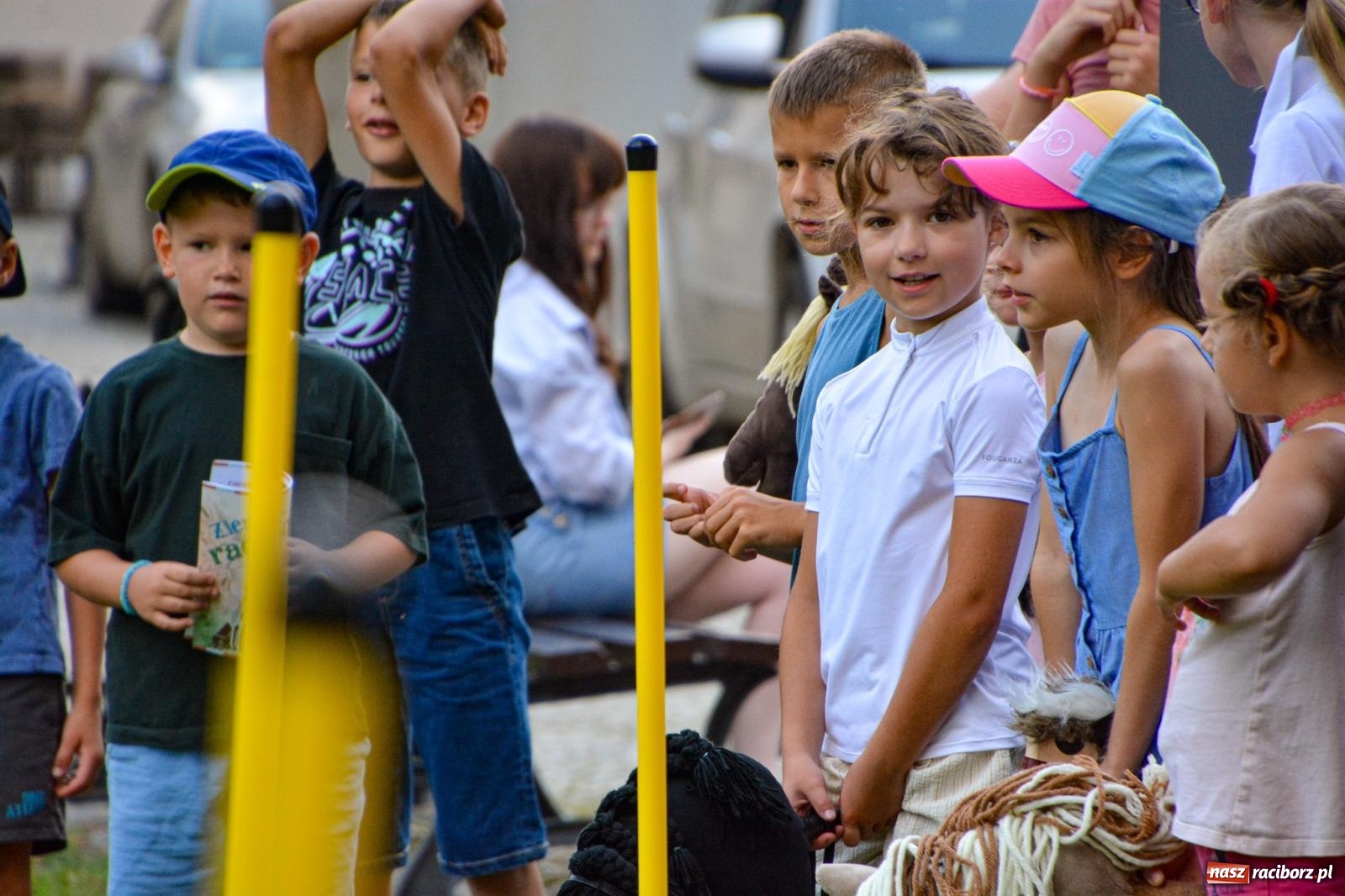Zdjęcie w galerii na portalu naszraciborz.pl: Przejażdżki bryczką hitem wakacji w siodle na zamku [FOTO i WIDEO] wiadomości z regionu