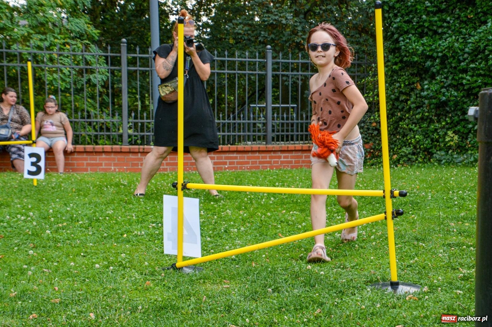 Zdjęcie w galerii na portalu naszraciborz.pl: Przejażdżki bryczką hitem wakacji w siodle na zamku [FOTO i WIDEO] wiadomości z regionu