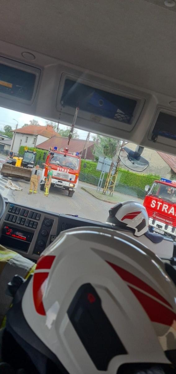 Zdjęcie w galerii na portalu naszraciborz.pl: Oberwanie chmury w Krzanowicach. Woda wdarła się do domostw wiadomości z regionu