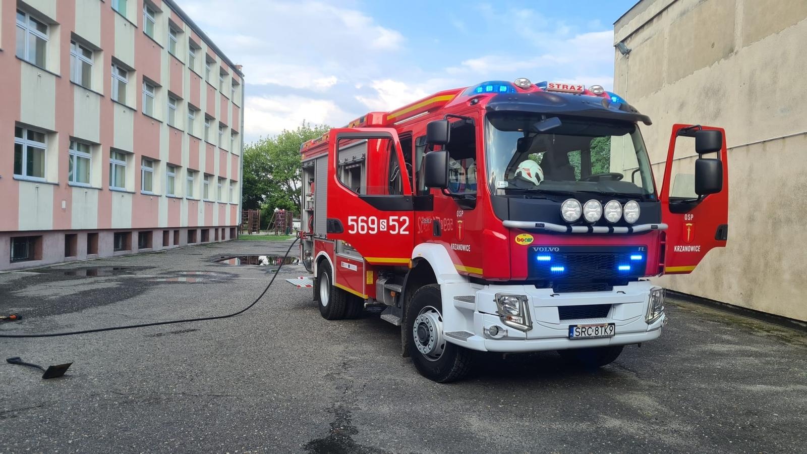 Zdjęcie w galerii na portalu naszraciborz.pl: Oberwanie chmury w Krzanowicach. Woda wdarła się do domostw wiadomości z regionu