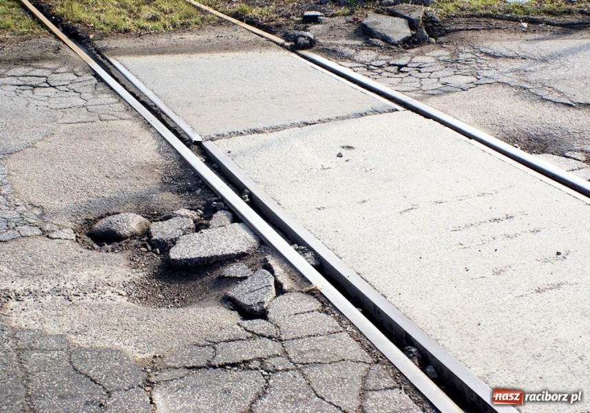 Zdjęcie w galerii na portalu naszraciborz.pl: Przejazd kolejowy groźny dla kierowców wiadomości z regionu