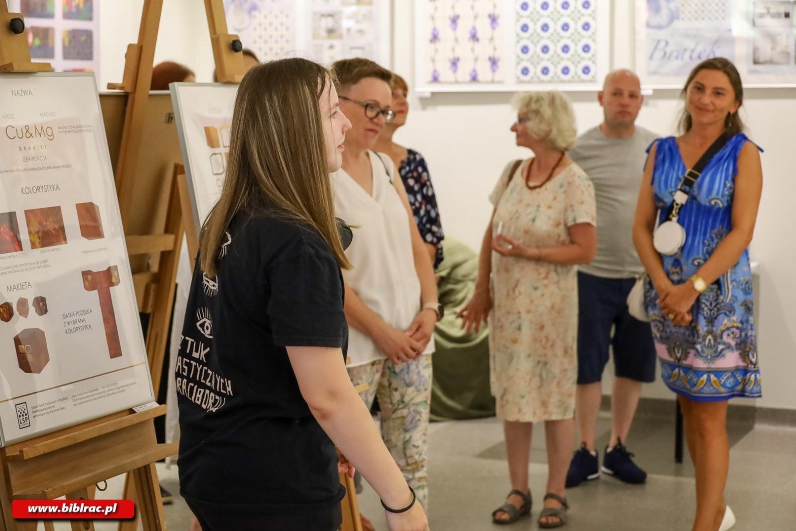 Zdjęcie w galerii na portalu naszraciborz.pl: Dyplomy w raciborskim Plastyku. Jedna z prac powstała w telefonie komórkowym wiadomości z regionu