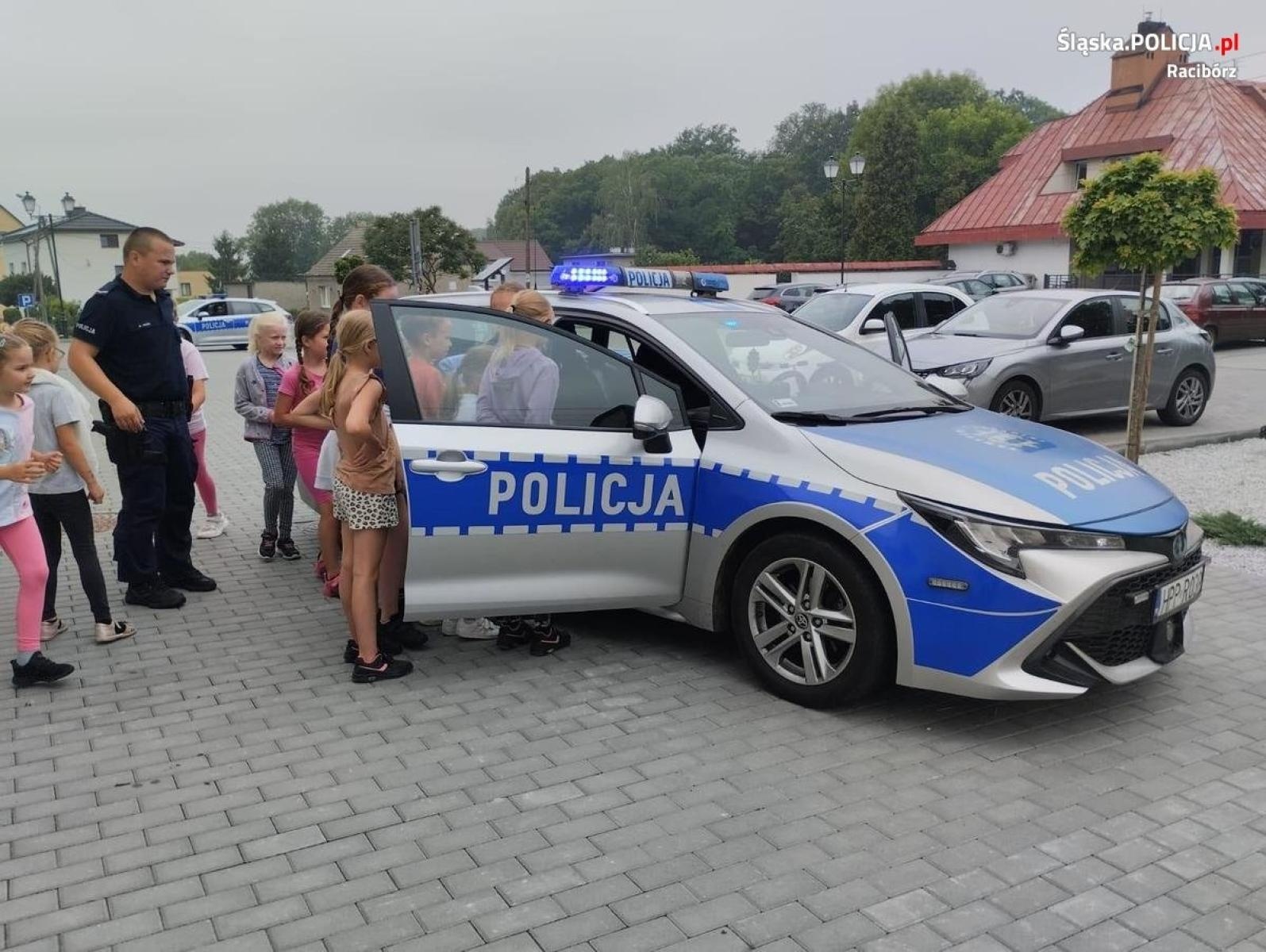Zdjęcie w galerii na portalu naszraciborz.pl: Bezpieczne wakacje z raciborską policją wiadomości z regionu