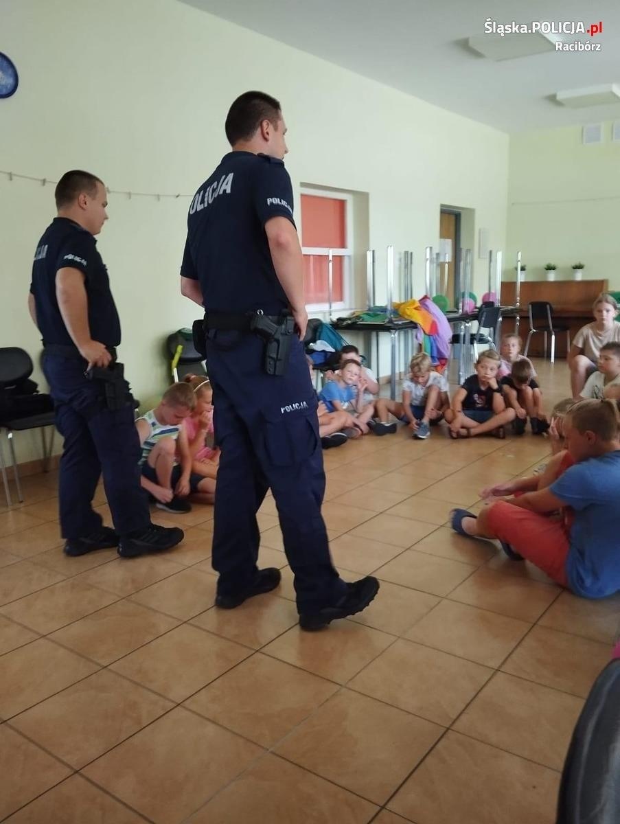 Zdjęcie w galerii na portalu naszraciborz.pl: Bezpieczne wakacje z raciborską policją wiadomości z regionu