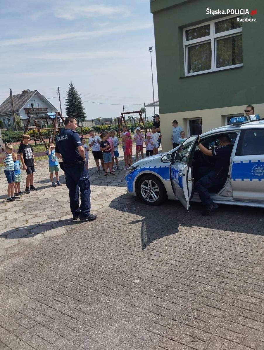Zdjęcie w galerii na portalu naszraciborz.pl: Bezpieczne wakacje z raciborską policją wiadomości z regionu