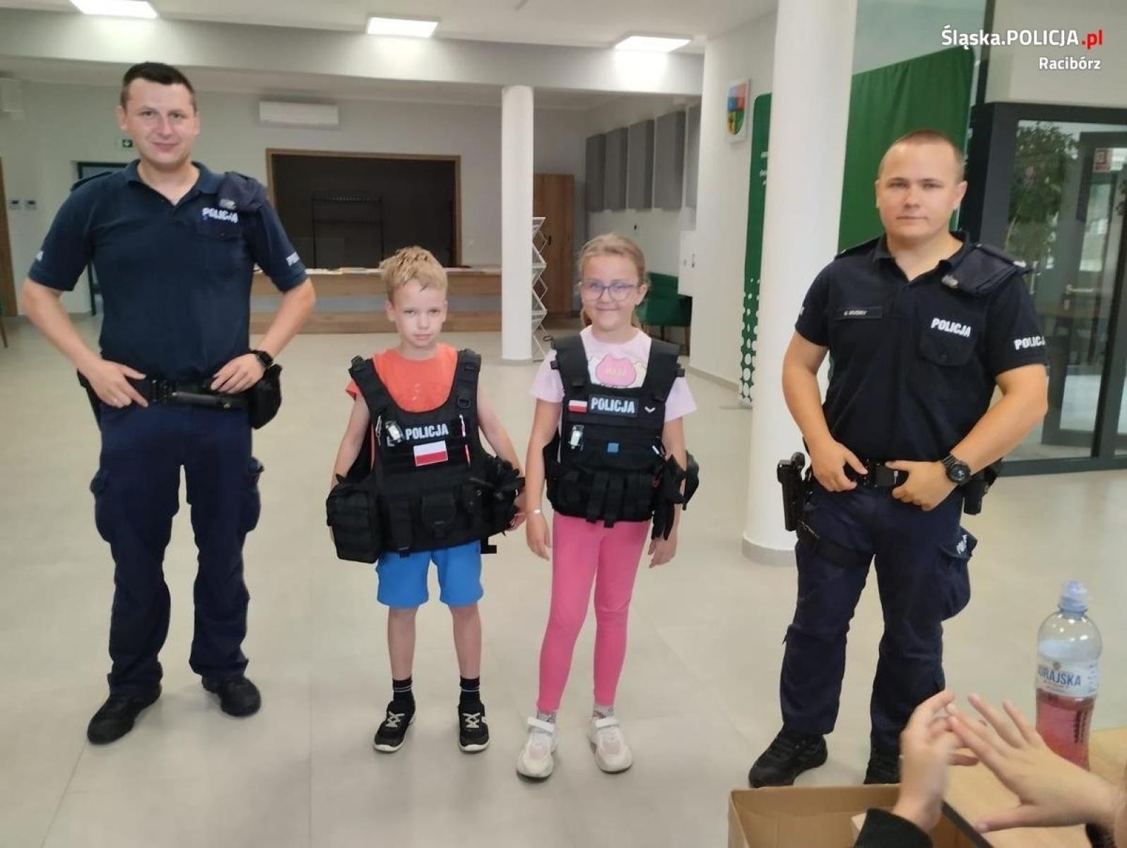 Zdjęcie w galerii na portalu naszraciborz.pl: Bezpieczne wakacje z raciborską policją wiadomości z regionu