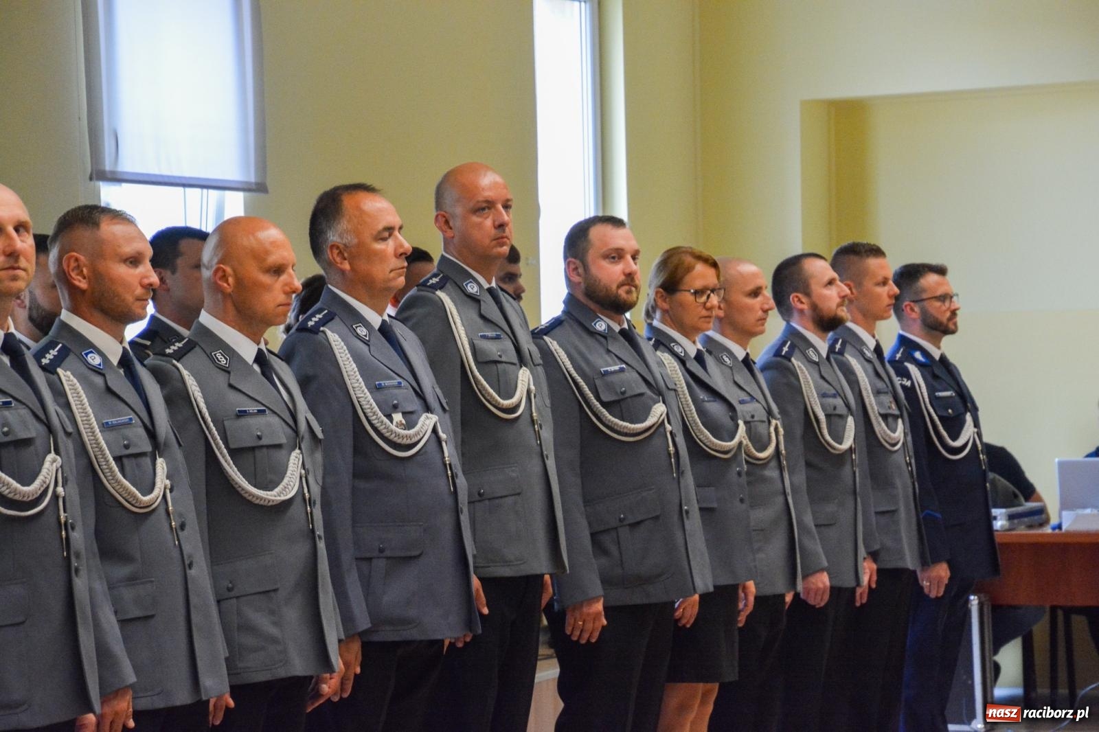 Zdjęcie w galerii na portalu naszraciborz.pl: Raciborska policja świętuje w Pietrowicach Wielkich. Wręczono awanse i odznaczenia [FOTO i WIDEO] wiadomości z regionu