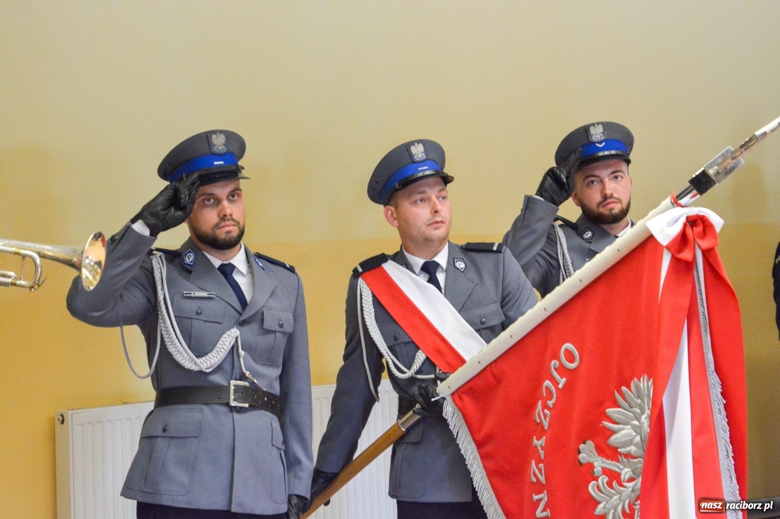 Zdjęcie w galerii na portalu naszraciborz.pl: Raciborska policja świętuje w Pietrowicach Wielkich. Wręczono awanse i odznaczenia [FOTO i WIDEO] wiadomości z regionu