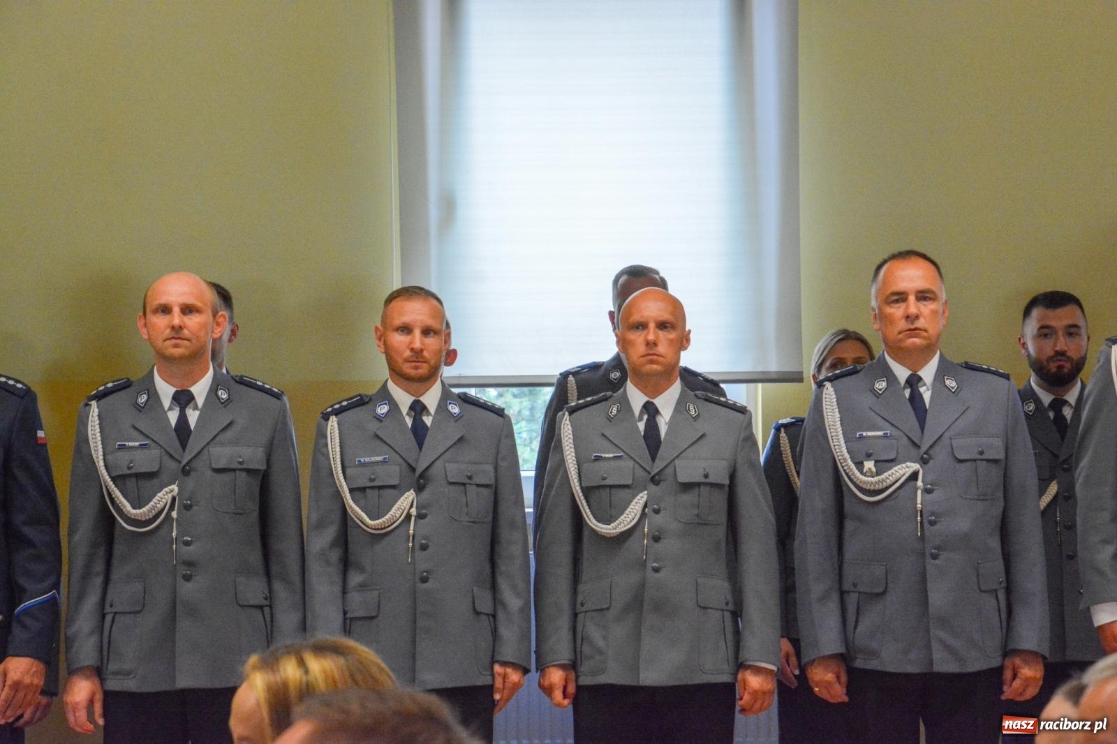 Zdjęcie w galerii na portalu naszraciborz.pl: Raciborska policja świętuje w Pietrowicach Wielkich. Wręczono awanse i odznaczenia [FOTO i WIDEO] wiadomości z regionu