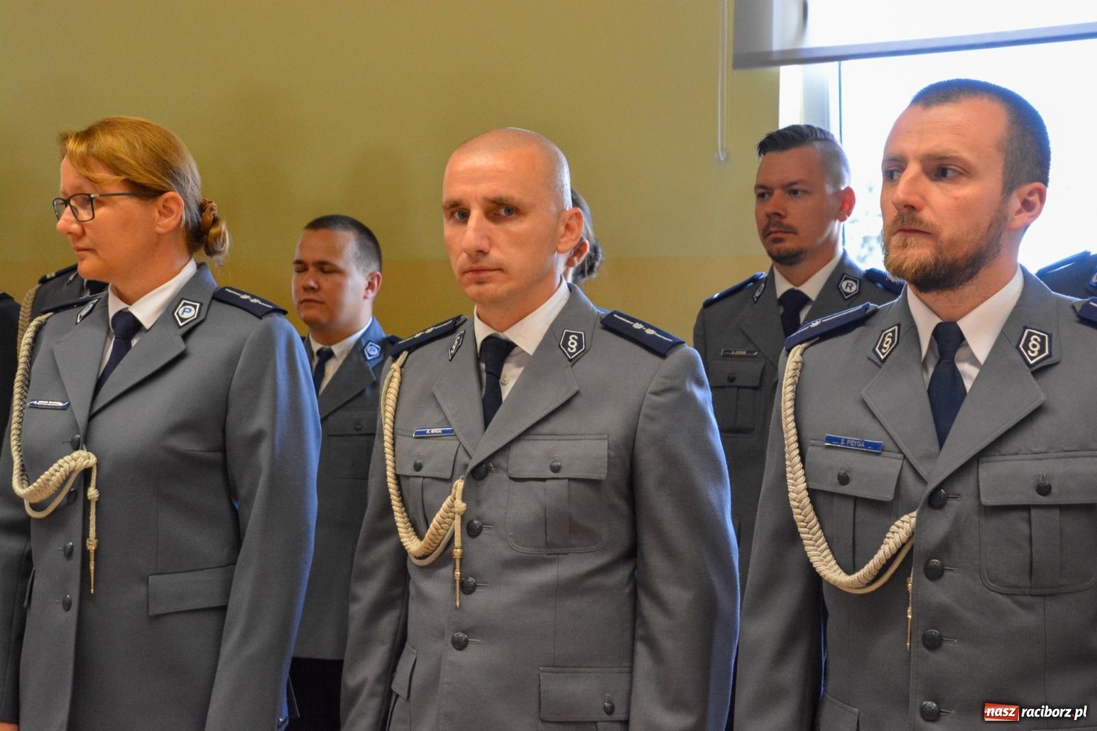 Zdjęcie w galerii na portalu naszraciborz.pl: Raciborska policja świętuje w Pietrowicach Wielkich. Wręczono awanse i odznaczenia [FOTO i WIDEO] wiadomości z regionu
