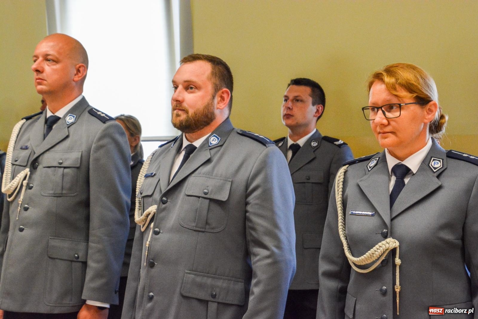Zdjęcie w galerii na portalu naszraciborz.pl: Raciborska policja świętuje w Pietrowicach Wielkich. Wręczono awanse i odznaczenia [FOTO i WIDEO] wiadomości z regionu