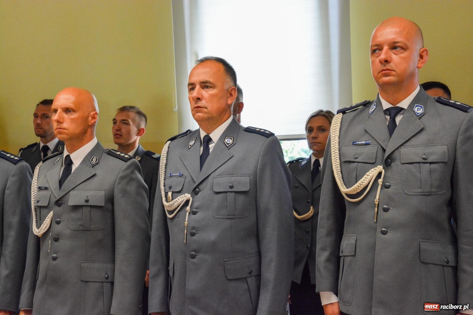 Zdjęcie w galerii na portalu naszraciborz.pl: Raciborska policja świętuje w Pietrowicach Wielkich. Wręczono awanse i odznaczenia [FOTO i WIDEO] wiadomości z regionu