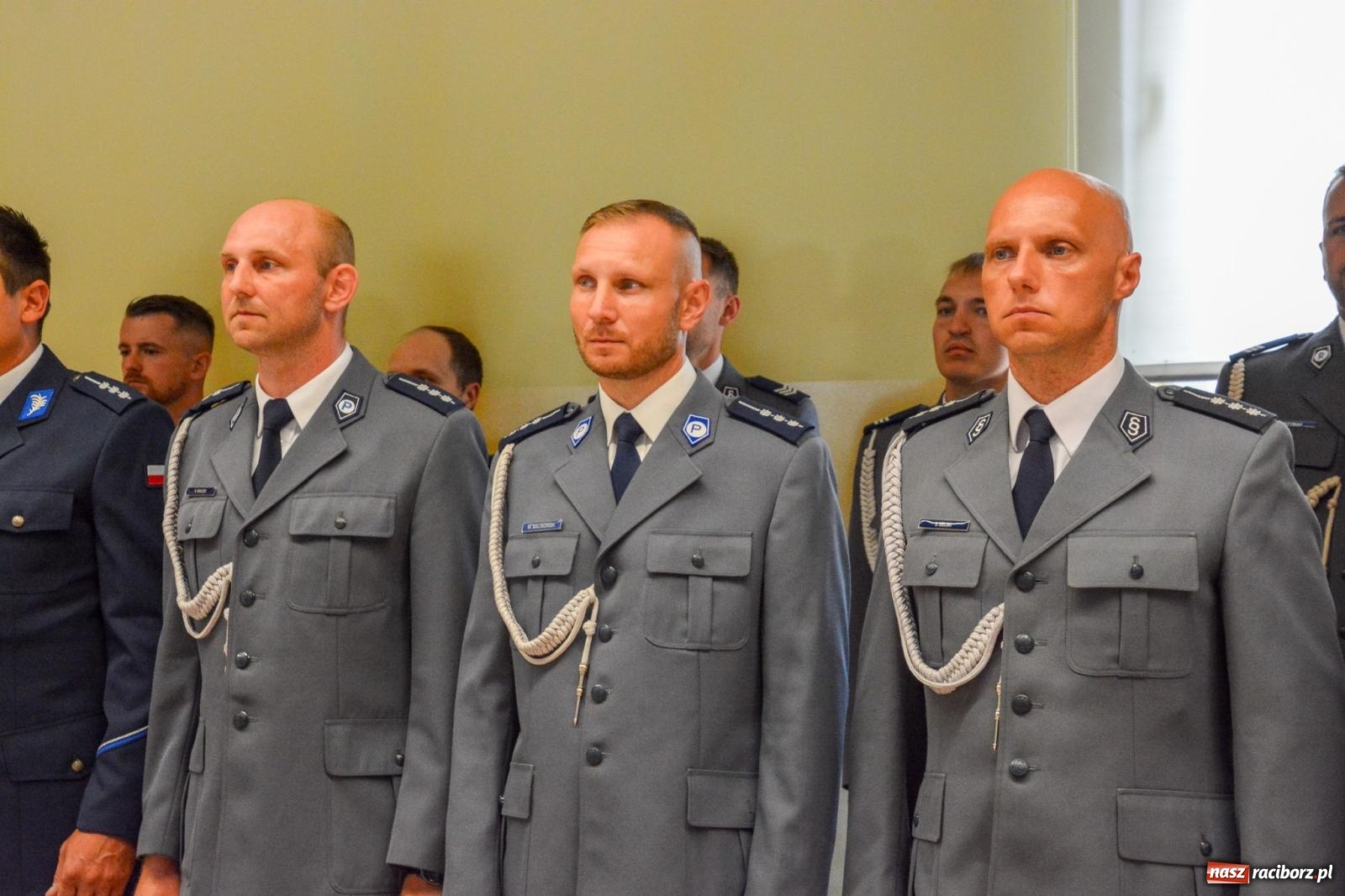 Zdjęcie w galerii na portalu naszraciborz.pl: Raciborska policja świętuje w Pietrowicach Wielkich. Wręczono awanse i odznaczenia [FOTO i WIDEO] wiadomości z regionu