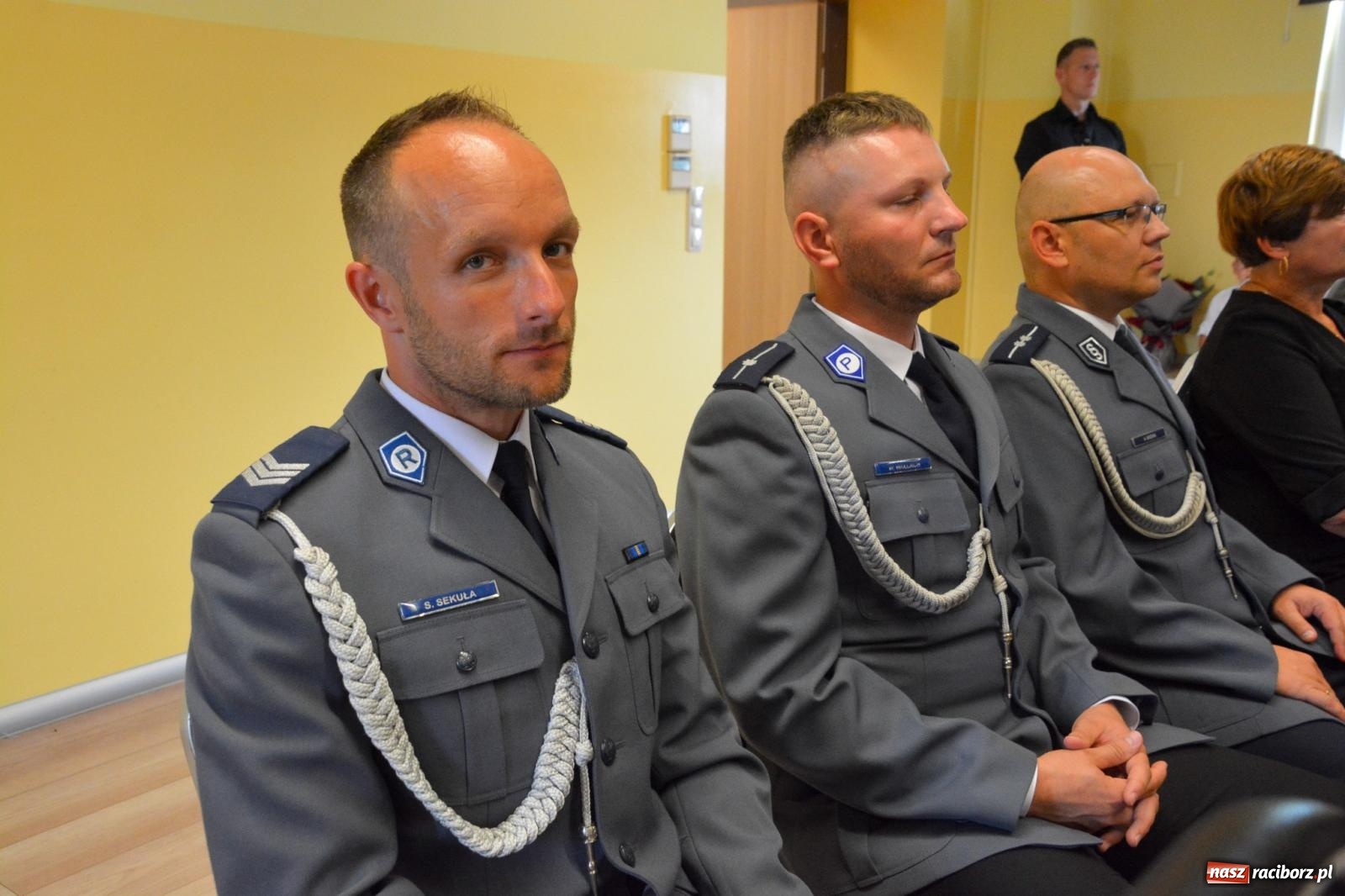 Zdjęcie w galerii na portalu naszraciborz.pl: Raciborska policja świętuje w Pietrowicach Wielkich. Wręczono awanse i odznaczenia [FOTO i WIDEO] wiadomości z regionu