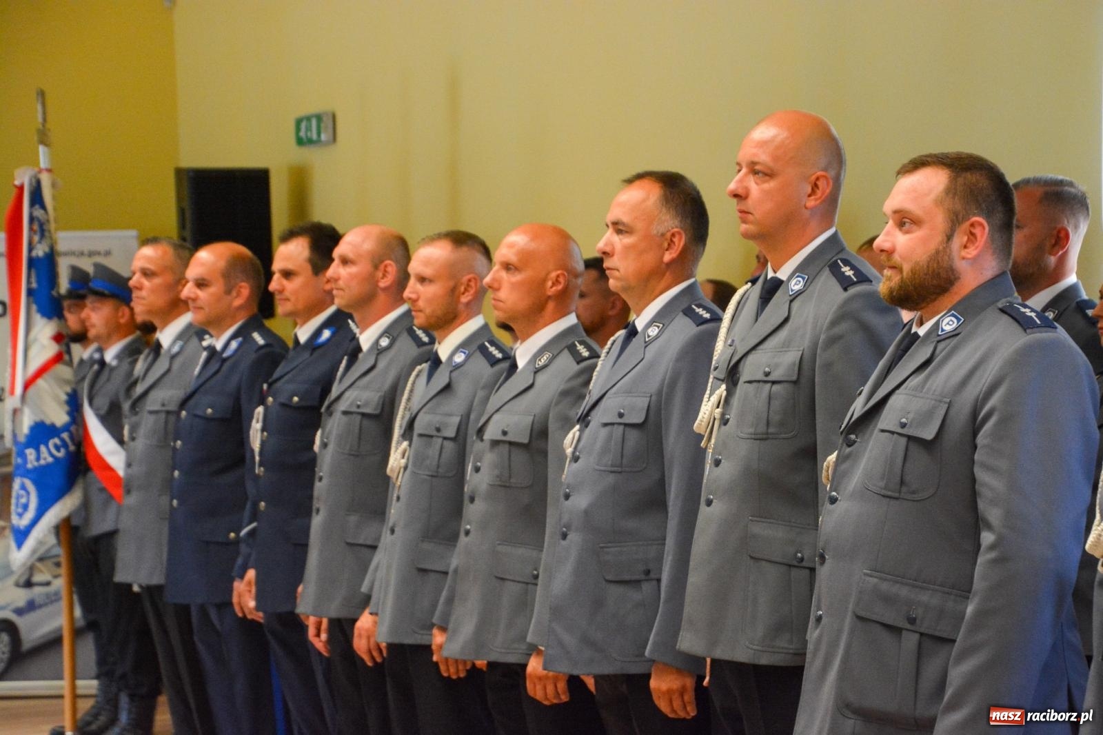Zdjęcie w galerii na portalu naszraciborz.pl: Raciborska policja świętuje w Pietrowicach Wielkich. Wręczono awanse i odznaczenia [FOTO i WIDEO] wiadomości z regionu