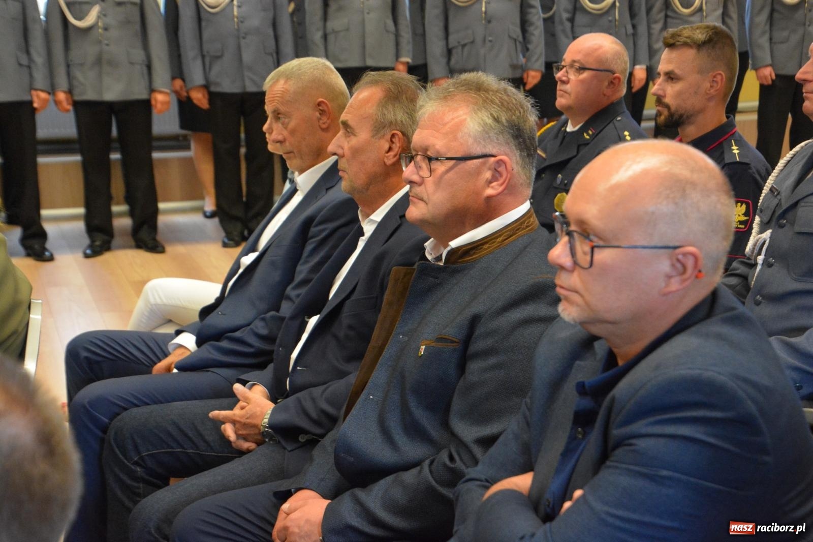 Zdjęcie w galerii na portalu naszraciborz.pl: Raciborska policja świętuje w Pietrowicach Wielkich. Wręczono awanse i odznaczenia [FOTO i WIDEO] wiadomości z regionu