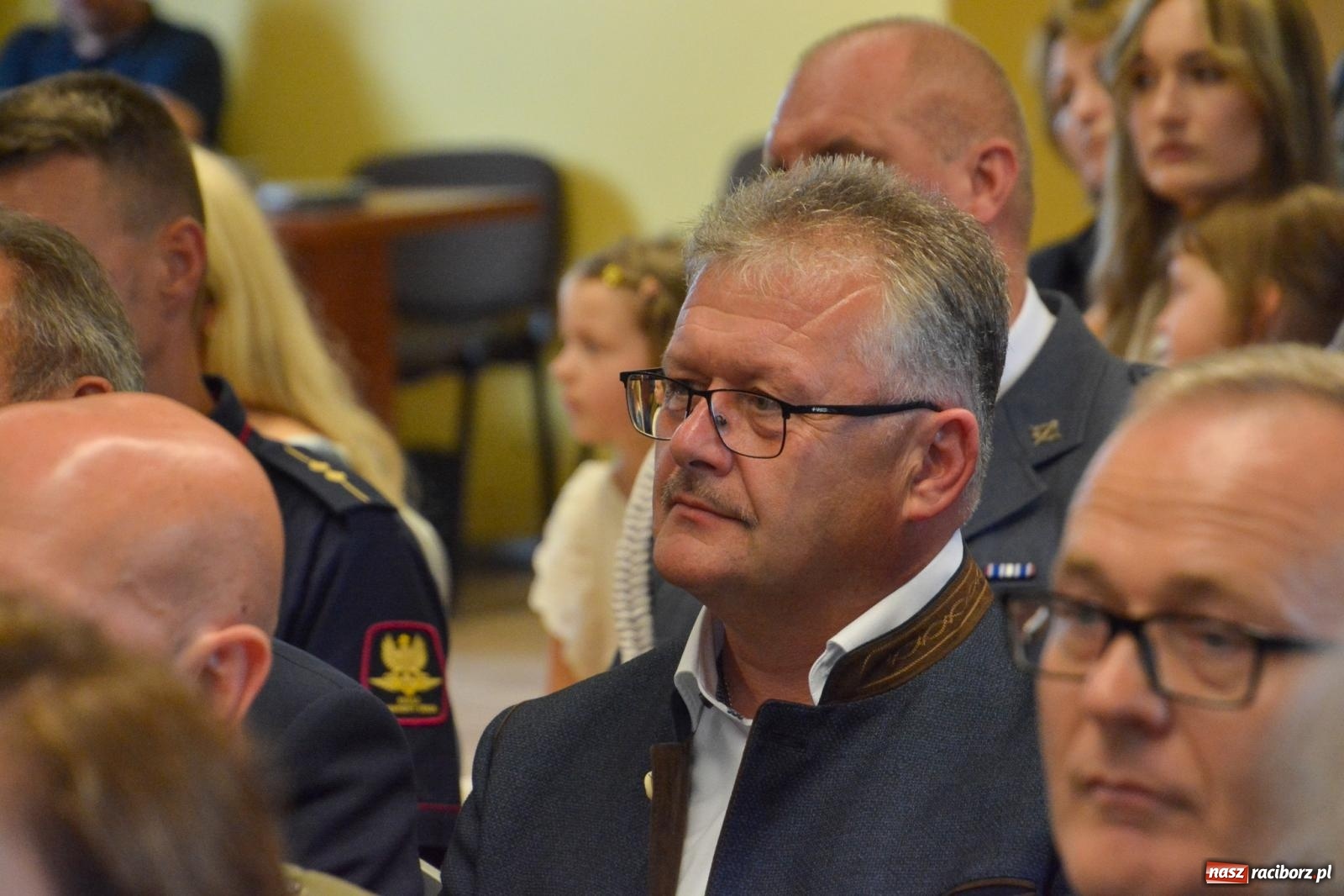 Zdjęcie w galerii na portalu naszraciborz.pl: Raciborska policja świętuje w Pietrowicach Wielkich. Wręczono awanse i odznaczenia [FOTO i WIDEO] wiadomości z regionu