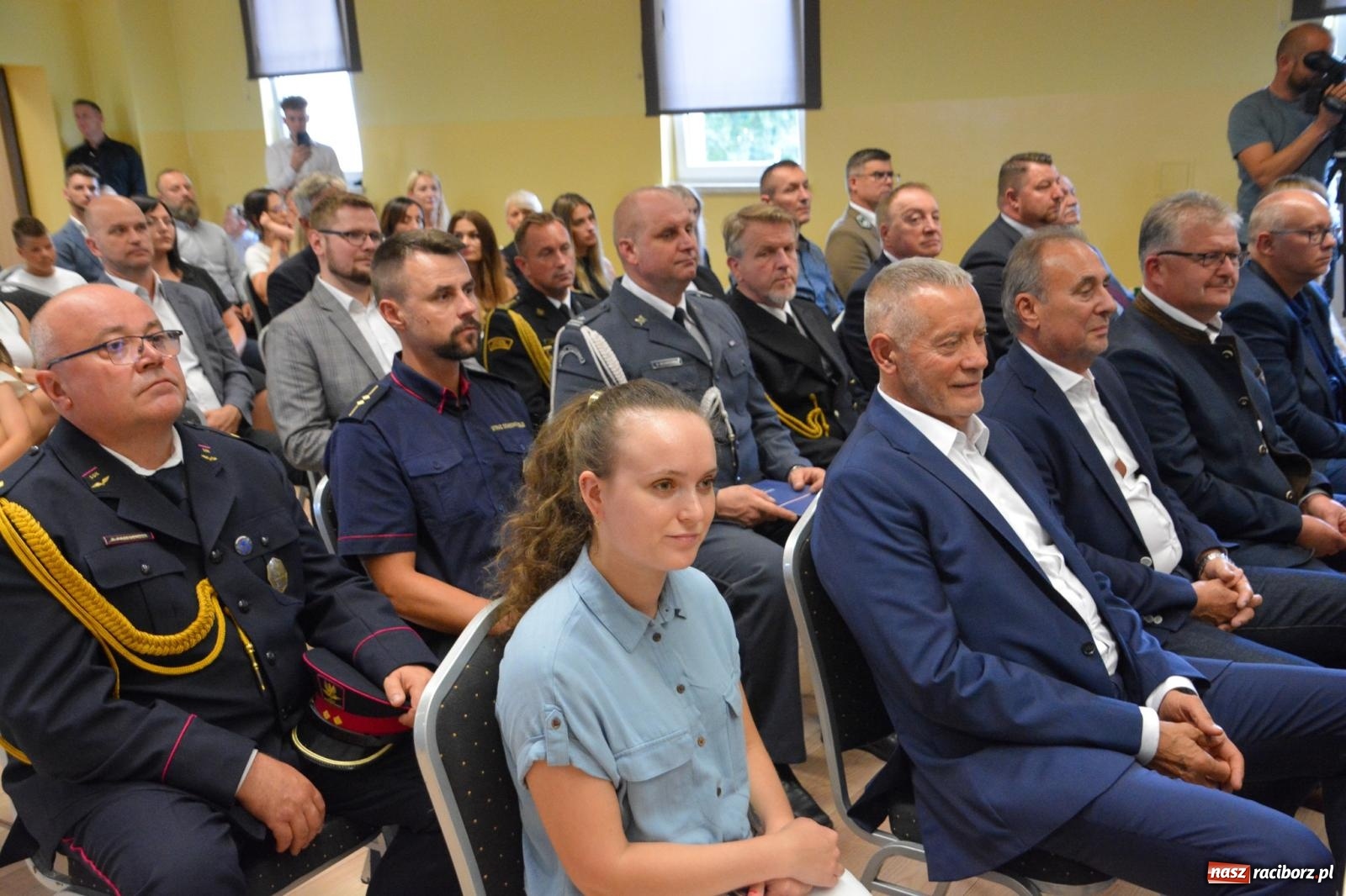 Zdjęcie w galerii na portalu naszraciborz.pl: Raciborska policja świętuje w Pietrowicach Wielkich. Wręczono awanse i odznaczenia [FOTO i WIDEO] wiadomości z regionu