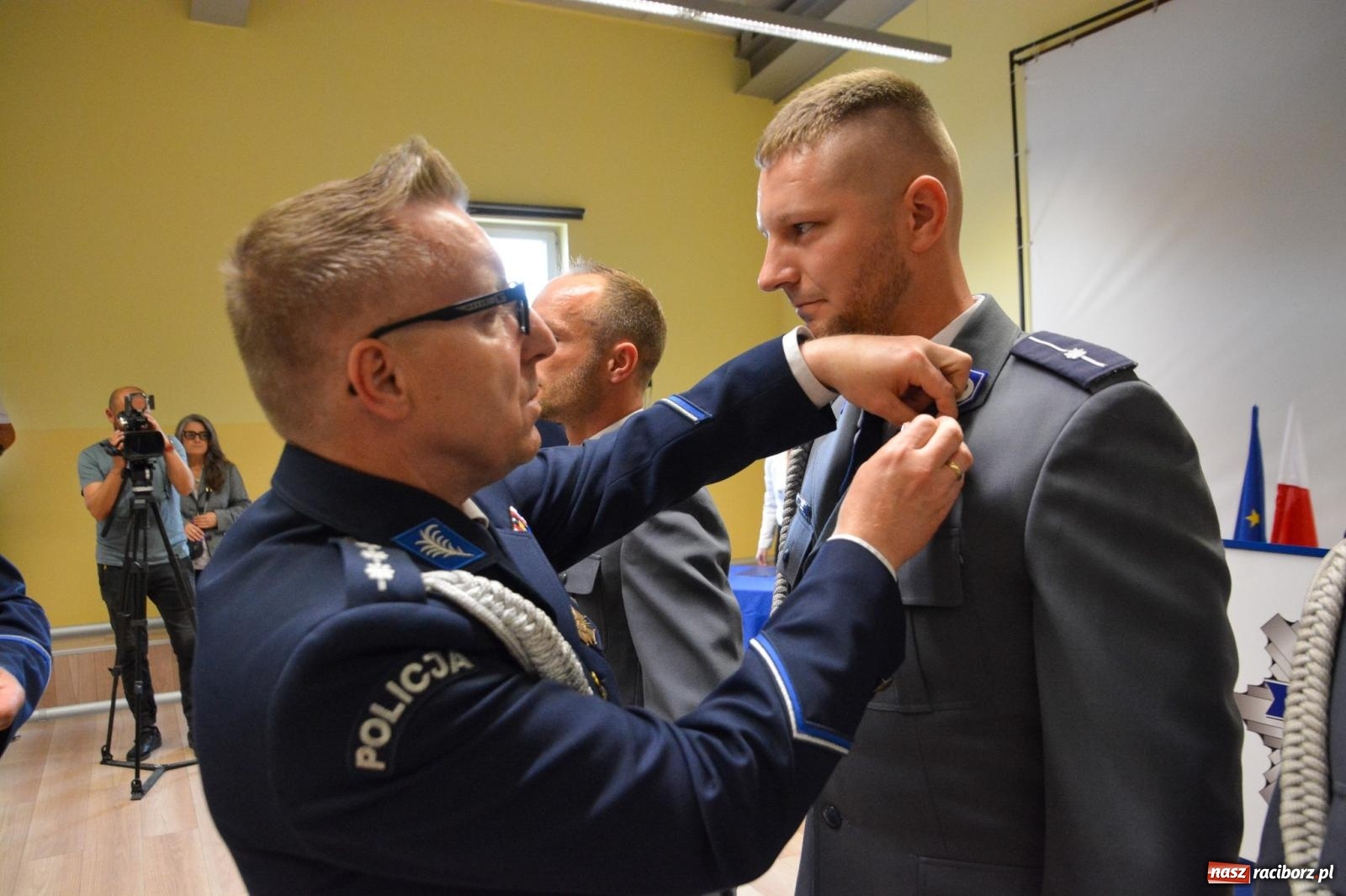 Zdjęcie w galerii na portalu naszraciborz.pl: Raciborska policja świętuje w Pietrowicach Wielkich. Wręczono awanse i odznaczenia [FOTO i WIDEO] wiadomości z regionu