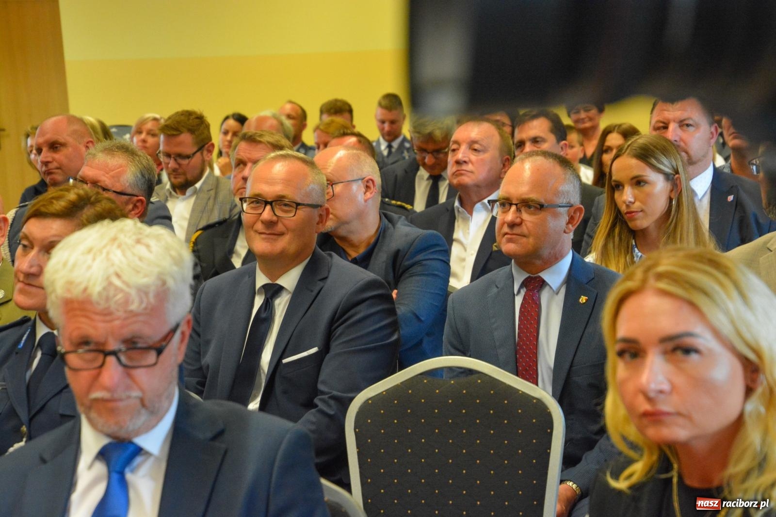 Zdjęcie w galerii na portalu naszraciborz.pl: Raciborska policja świętuje w Pietrowicach Wielkich. Wręczono awanse i odznaczenia [FOTO i WIDEO] wiadomości z regionu