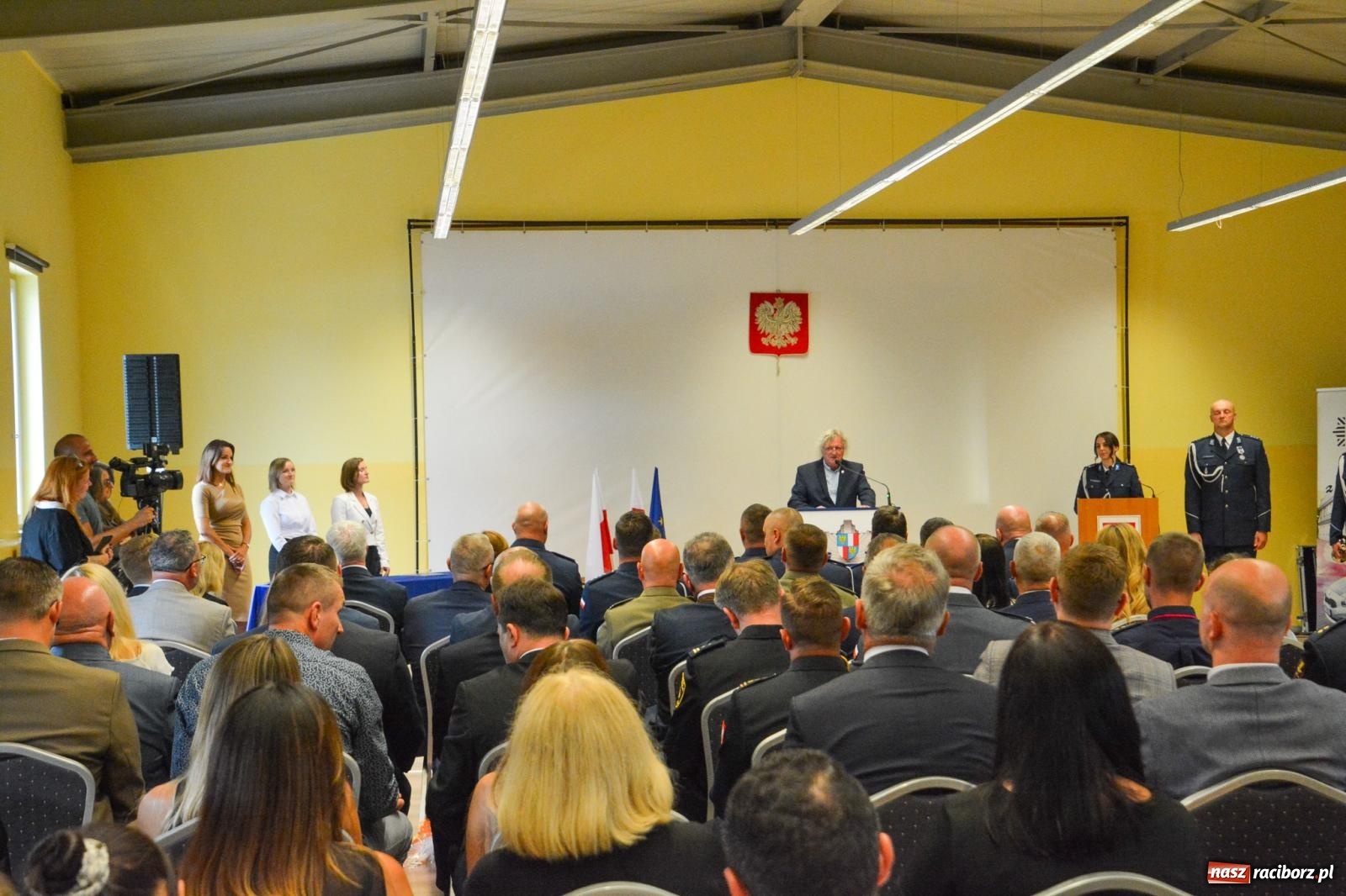 Zdjęcie w galerii na portalu naszraciborz.pl: Raciborska policja świętuje w Pietrowicach Wielkich. Wręczono awanse i odznaczenia [FOTO i WIDEO] wiadomości z regionu