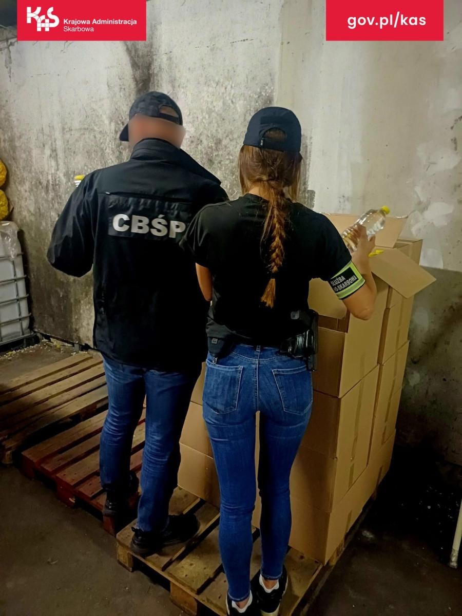 Zdjęcie w galerii na portalu naszraciborz.pl: Kolejny sukces KAS i CBŚP w walce z nielegalnym obrotem wyrobów akcyzowych wiadomości z regionu