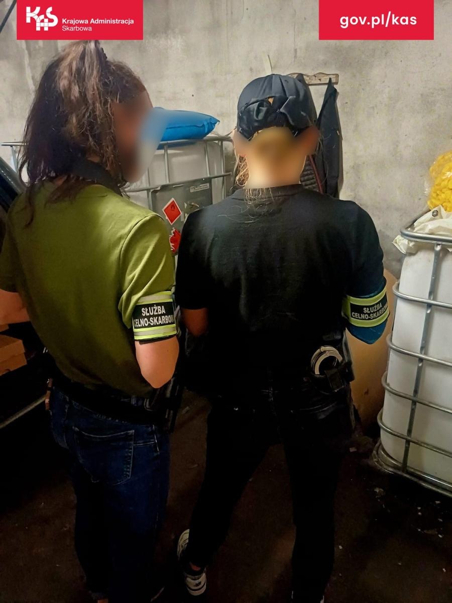 Zdjęcie w galerii na portalu naszraciborz.pl: Kolejny sukces KAS i CBŚP w walce z nielegalnym obrotem wyrobów akcyzowych wiadomości z regionu