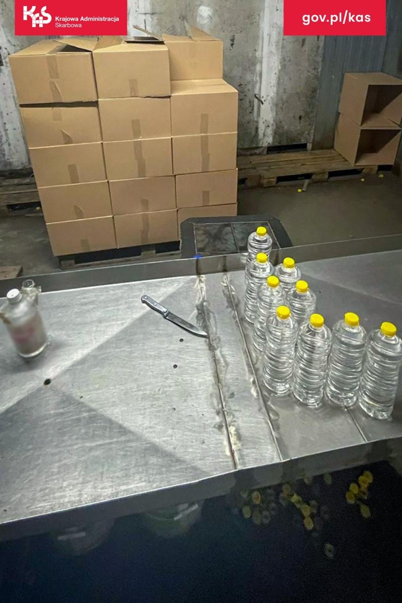 Zdjęcie w galerii na portalu naszraciborz.pl: Kolejny sukces KAS i CBŚP w walce z nielegalnym obrotem wyrobów akcyzowych wiadomości z regionu