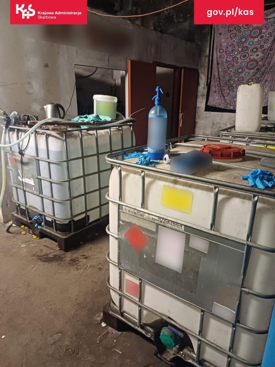 Zdjęcie w galerii na portalu naszraciborz.pl: Kolejny sukces KAS i CBŚP w walce z nielegalnym obrotem wyrobów akcyzowych wiadomości z regionu