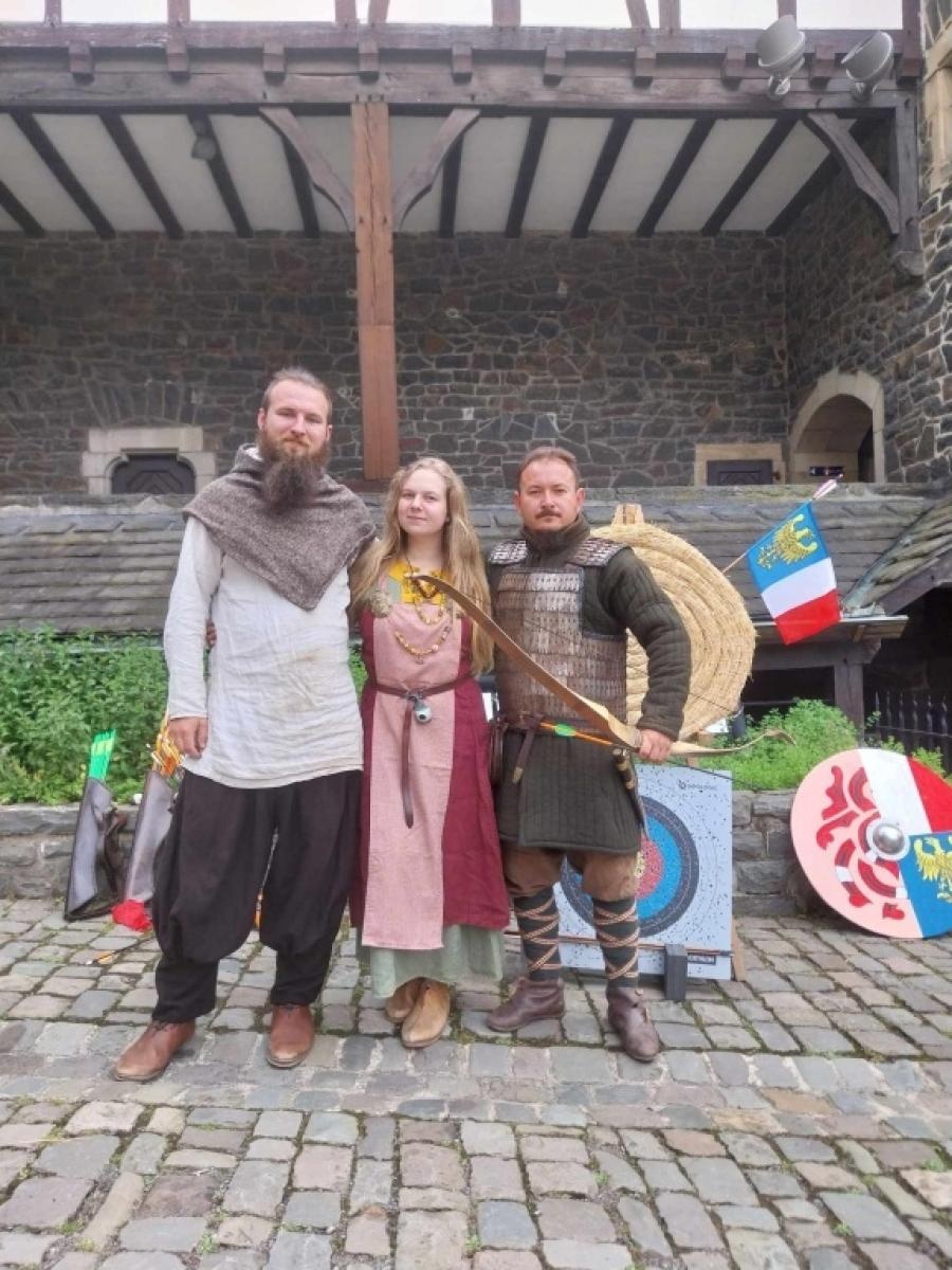 Zdjęcie w galerii na portalu naszraciborz.pl: Wojowie z Raciborza zdobyli zamek w Altenie wiadomości z regionu