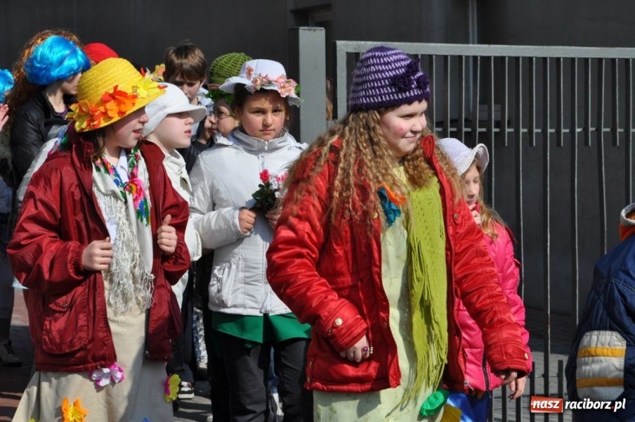 Zdjęcie w galerii na portalu naszraciborz.pl: Nie topią marzanny, spalają bałwana wiadomości z regionu