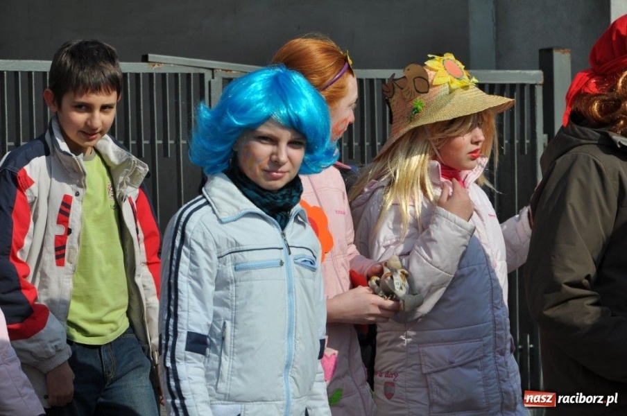 Zdjęcie w galerii na portalu naszraciborz.pl: Nie topią marzanny, spalają bałwana wiadomości z regionu