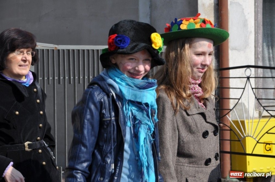 Zdjęcie w galerii na portalu naszraciborz.pl: Nie topią marzanny, spalają bałwana wiadomości z regionu