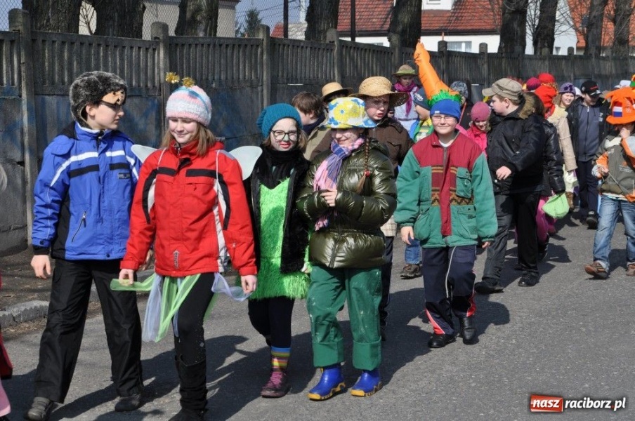 Zdjęcie w galerii na portalu naszraciborz.pl: Nie topią marzanny, spalają bałwana wiadomości z regionu