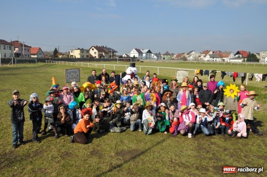 Zdjęcie w galerii na portalu naszraciborz.pl: Nie topią marzanny, spalają bałwana wiadomości z regionu