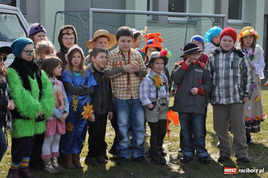 Zdjęcie w galerii na portalu naszraciborz.pl: Nie topią marzanny, spalają bałwana wiadomości z regionu